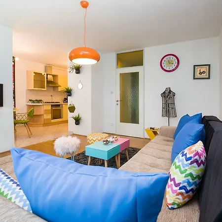 Romantic Pop Apartment *