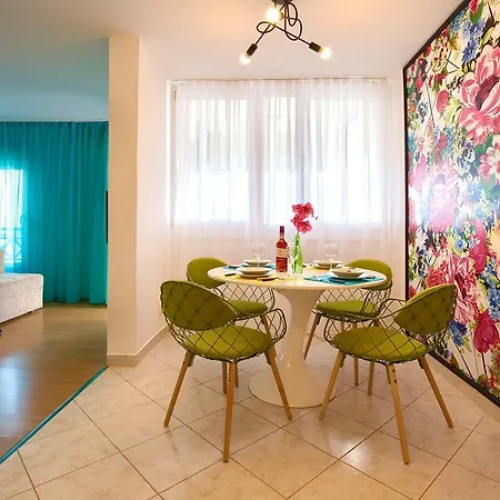 Romantic Pop Apartment