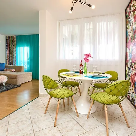 Apartment Romantic Pop Pula